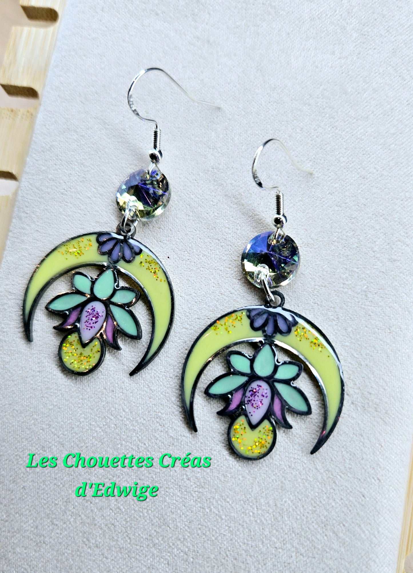 Boucles d'oreilles lunes et lotus
