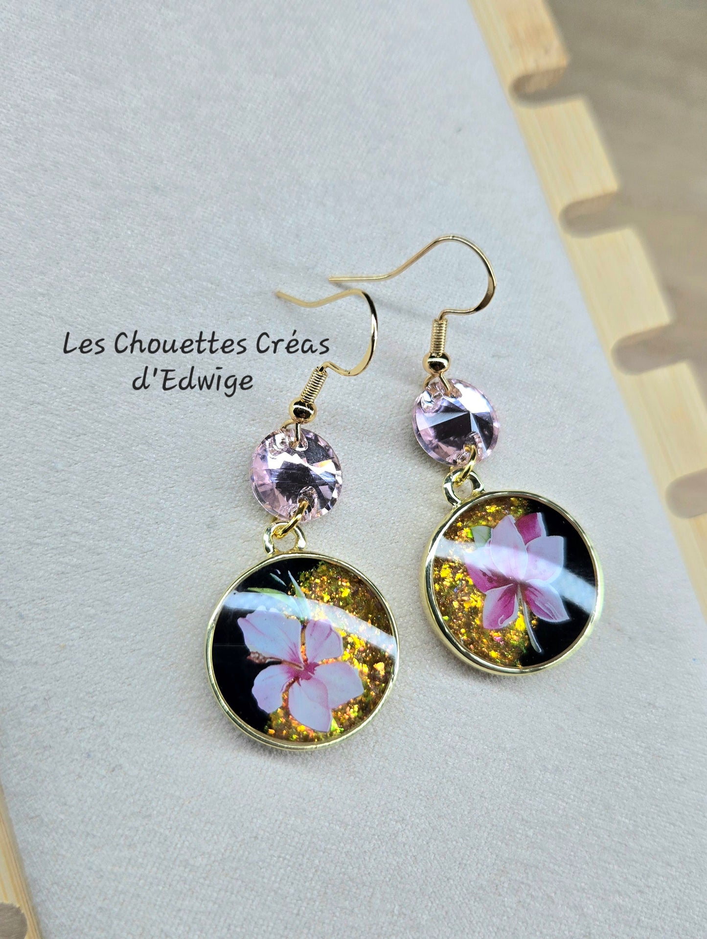 Boucles d'oreilles noires et dorées