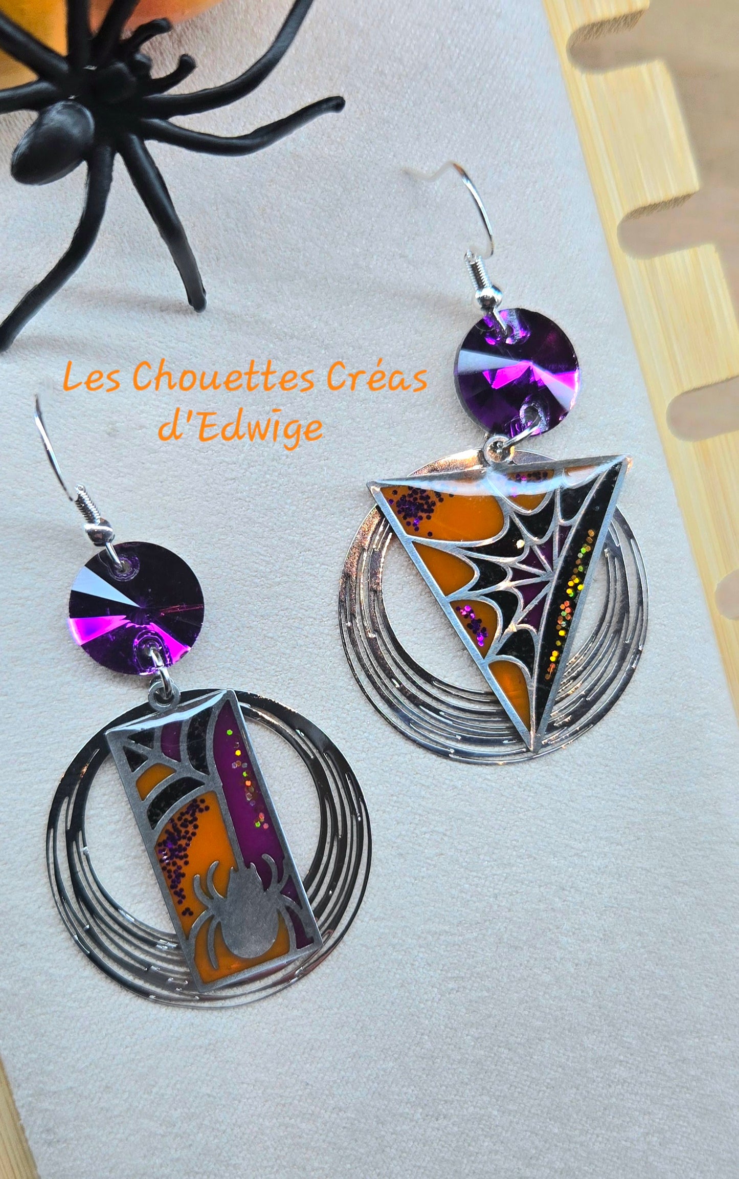 Boucles d'oreilles dépareillées Araignées