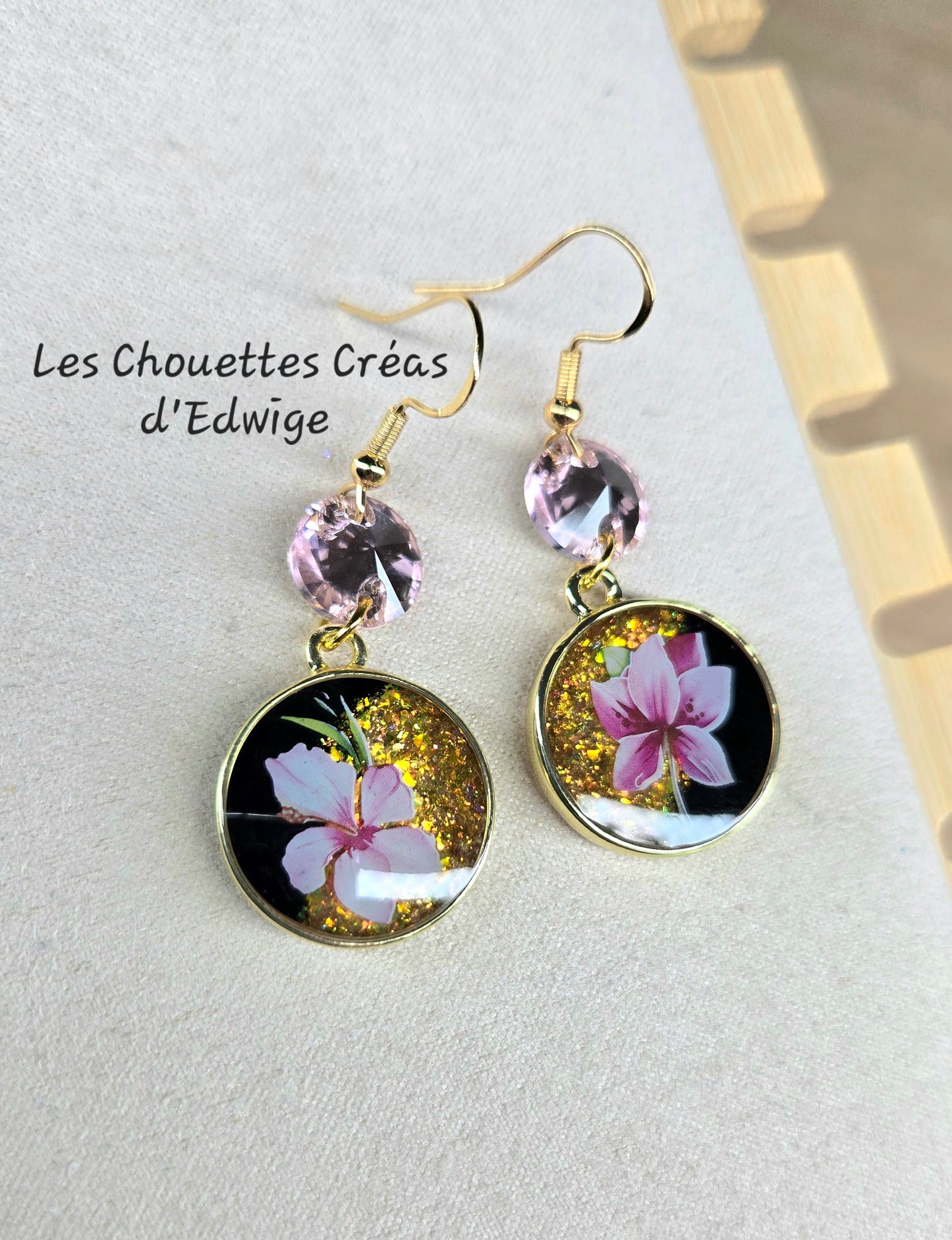 Boucles d'oreilles noires et dorées