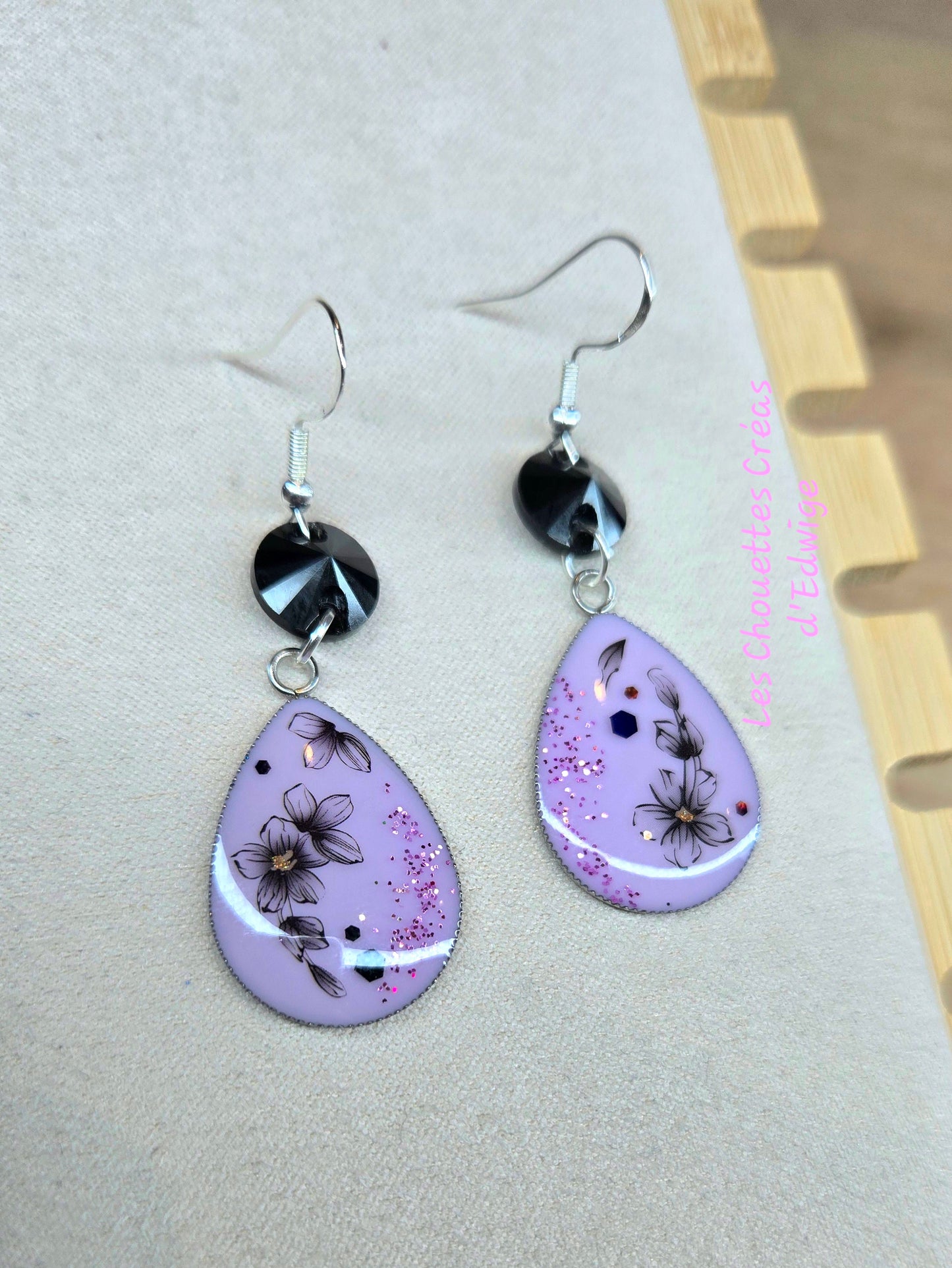 Parure : Boucles d'oreille, bague, bracelet, collier