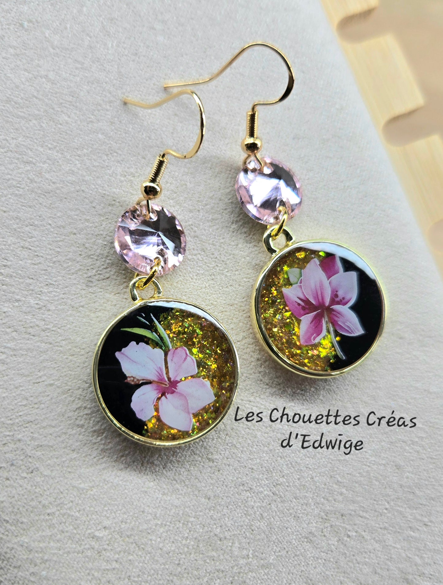Boucles d'oreilles noires et dorées