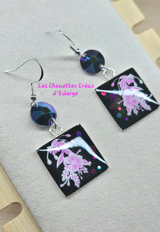 Boucles d'oreilles carrées noires et roses