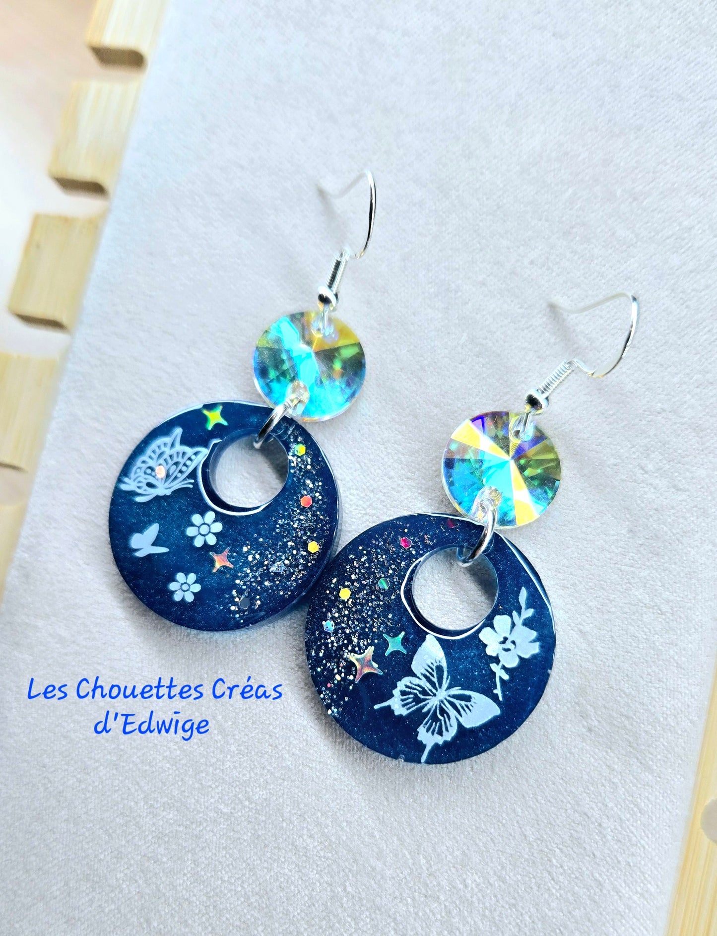 Créoles bleues avec papillons