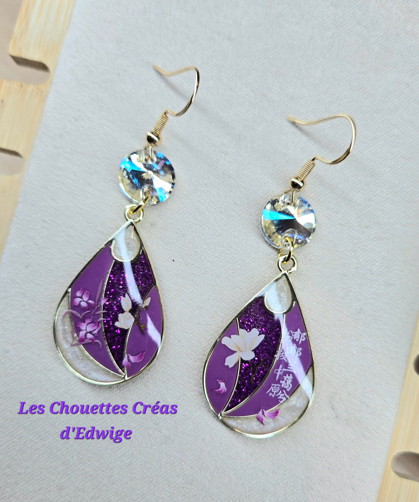 Boucles d'oreilles violettes aux décors asiatiques