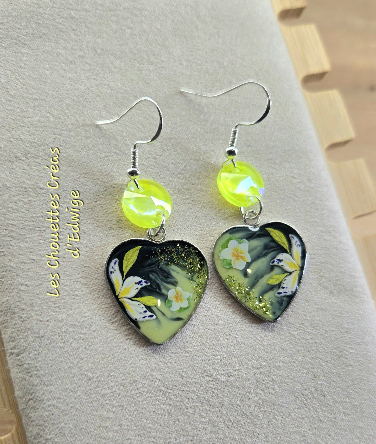 Boucles d'oreilles cœurs noires et jaunes
