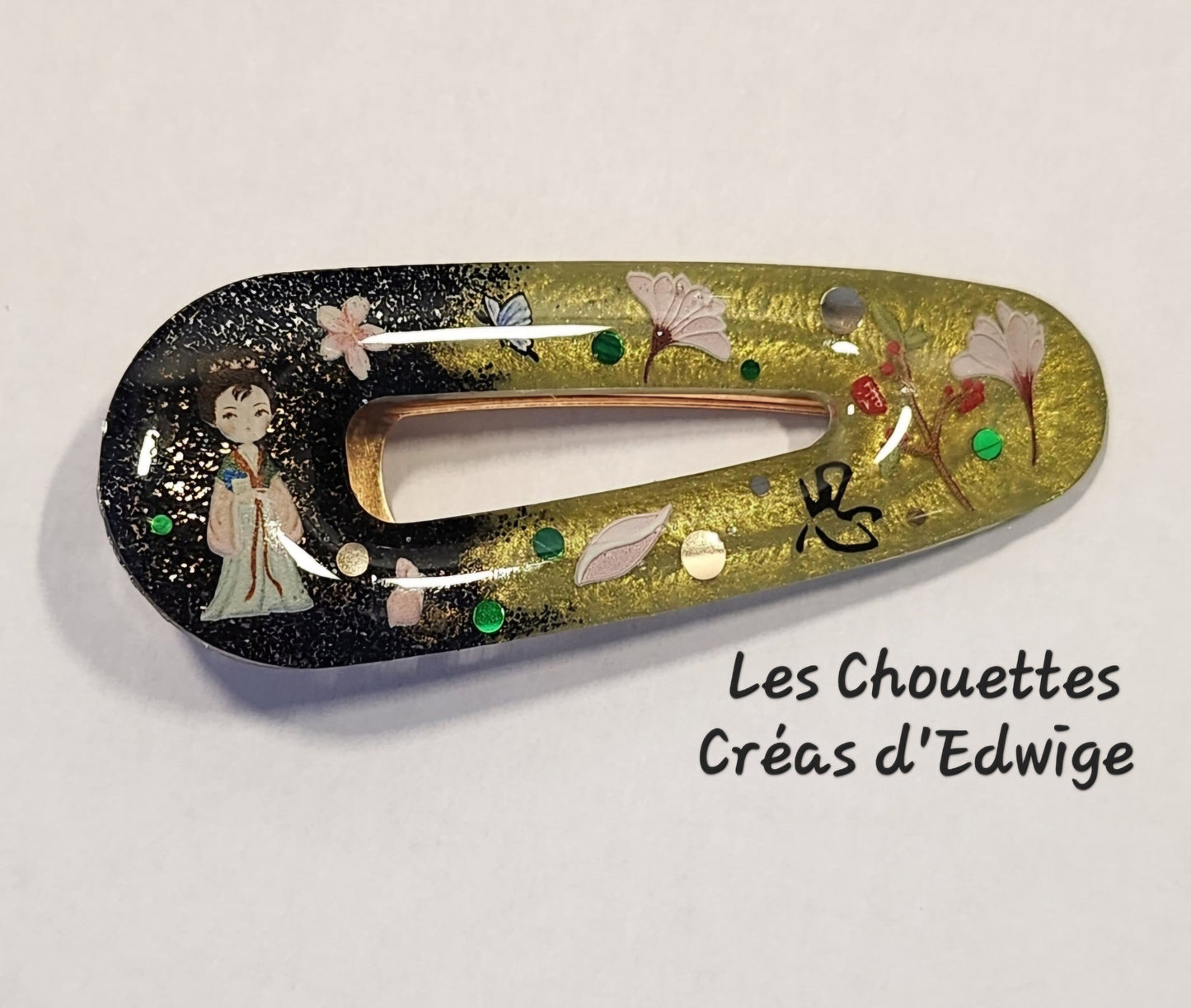 Barrette jeune fille asiatique