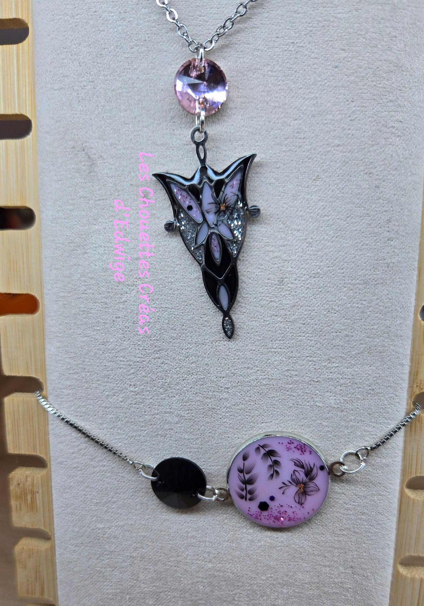 Parure : Boucles d'oreille, bague, bracelet, collier
