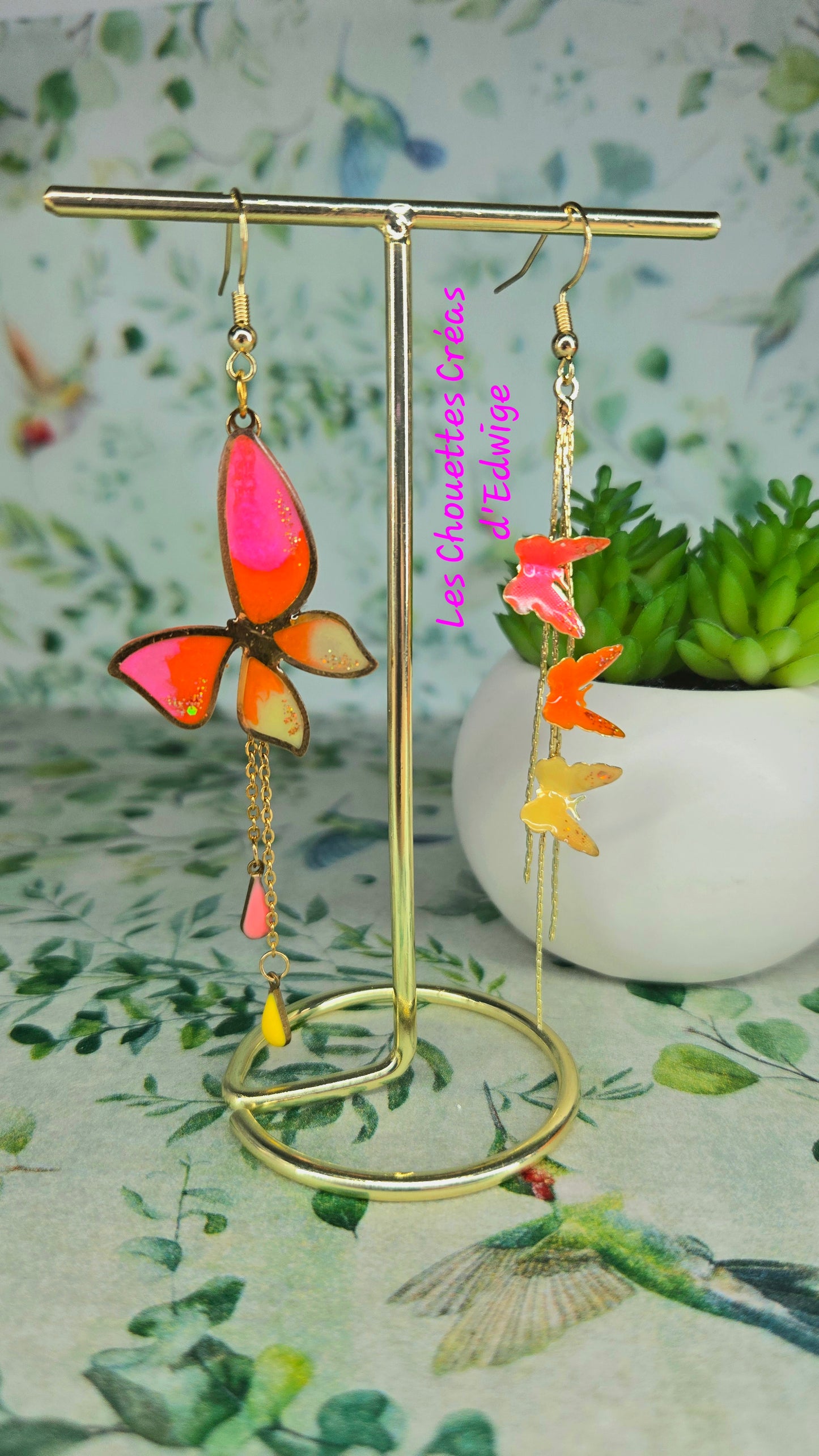 Boucles d'oreilles dépareillées papillons